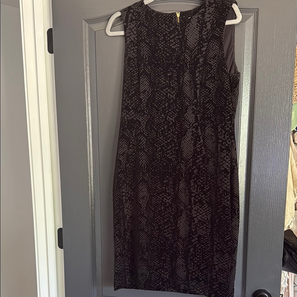 Calvin Klein Black Sleeveless V-Neck Sheath Midi Dress